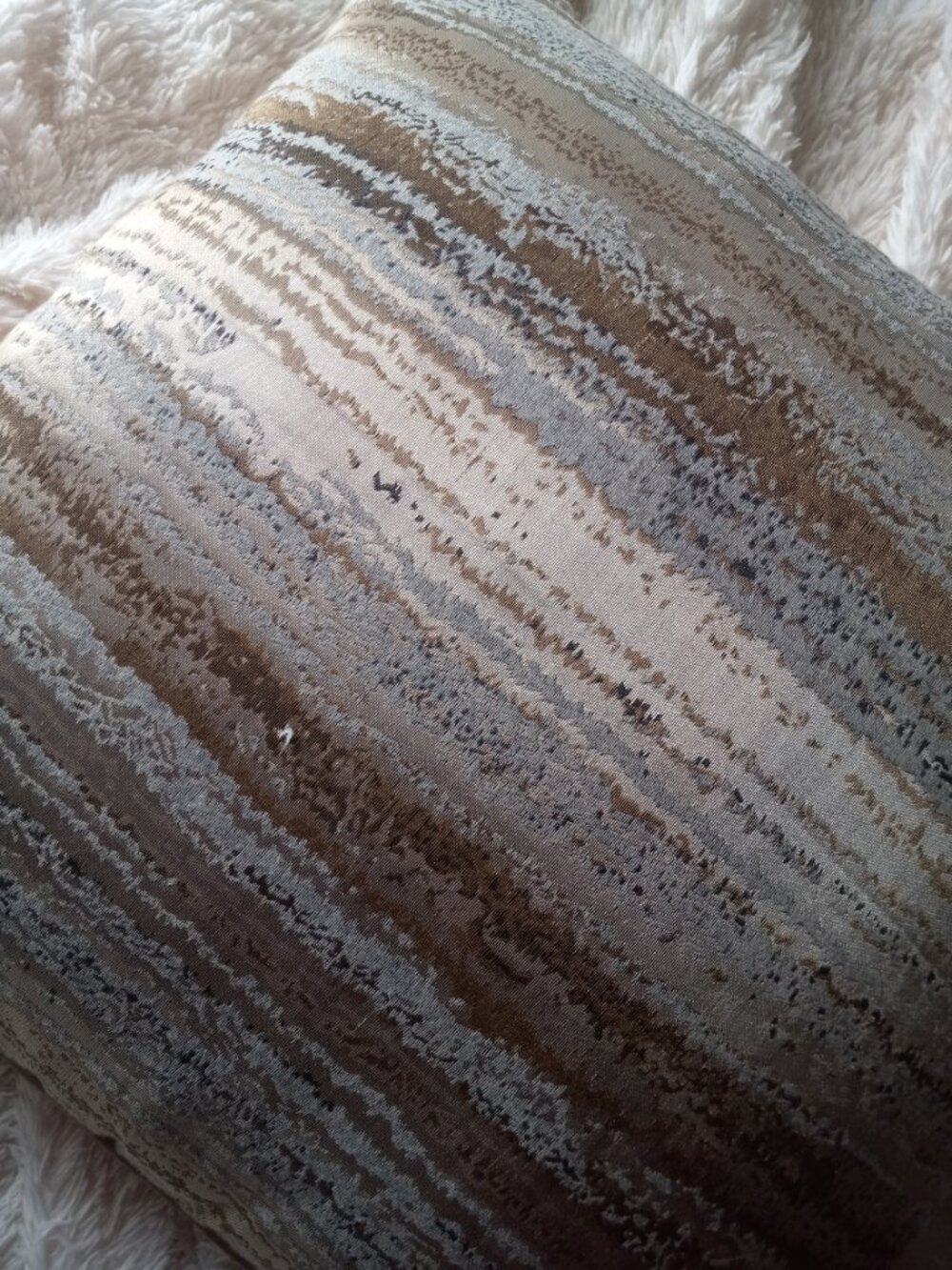 Celebrity home feather pillow